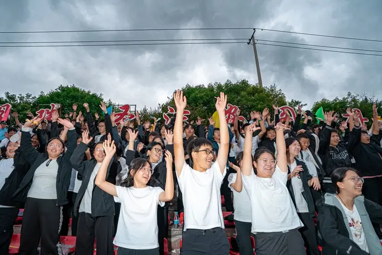 不断推进全, 赛在安图开, 图精神