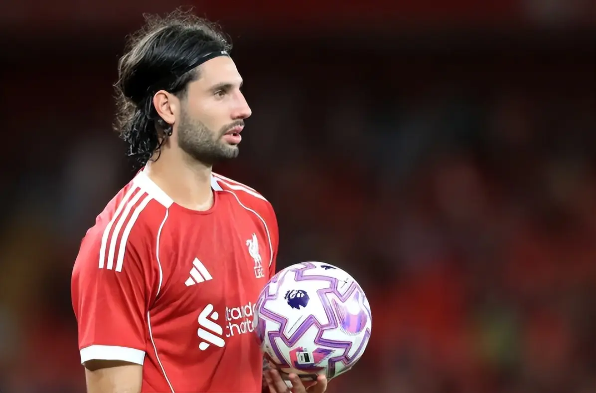 年穿着的, 号球衣后继, 索博的身价 年穿着的, 号球衣后继, 索博的身价